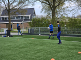 Training S.K.N.W.K. JO19-1 van donderdag 25 april 2024 (19/120)